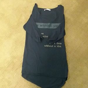 Loose shirt with 3/4 sleeves